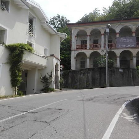 Готель Il Cortile Friendly House Борґоманеро Екстер'єр фото