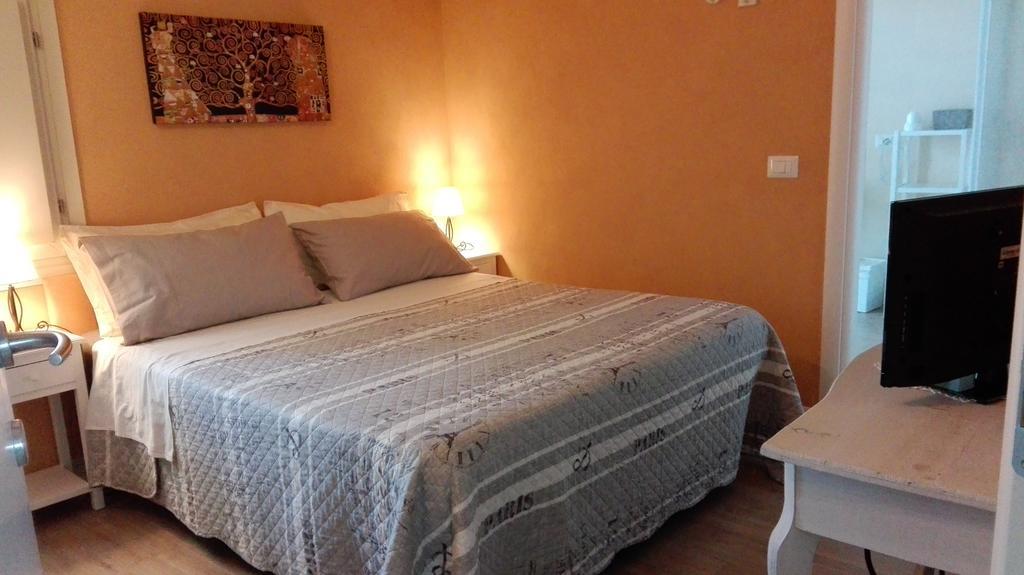 Готель Il Cortile Friendly House Борґоманеро Екстер'єр фото